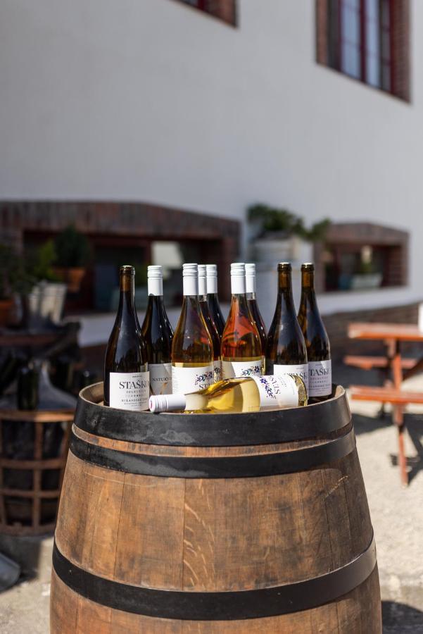 农家乐 A Vinarstvi Naturvini